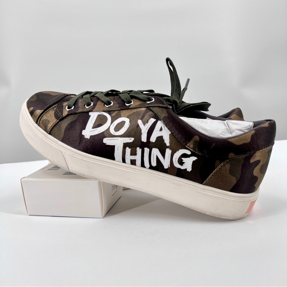 Aldo Women’s Size 10 Camo Sneakers “Do Ya Thing” Satin Finish Great Quality!